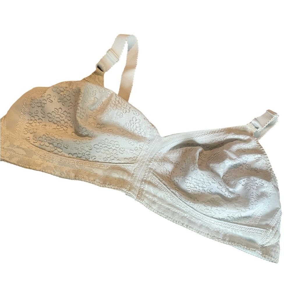 Playtex size 42CElegant Lace Women's Bra - White